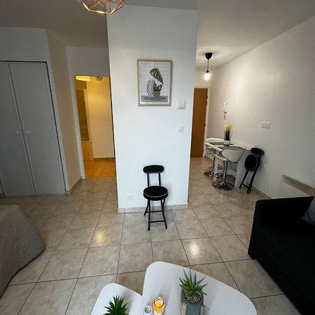 Ferienwohnung Le Studio Du 72 Bussy-Saint-Georges Exterior foto