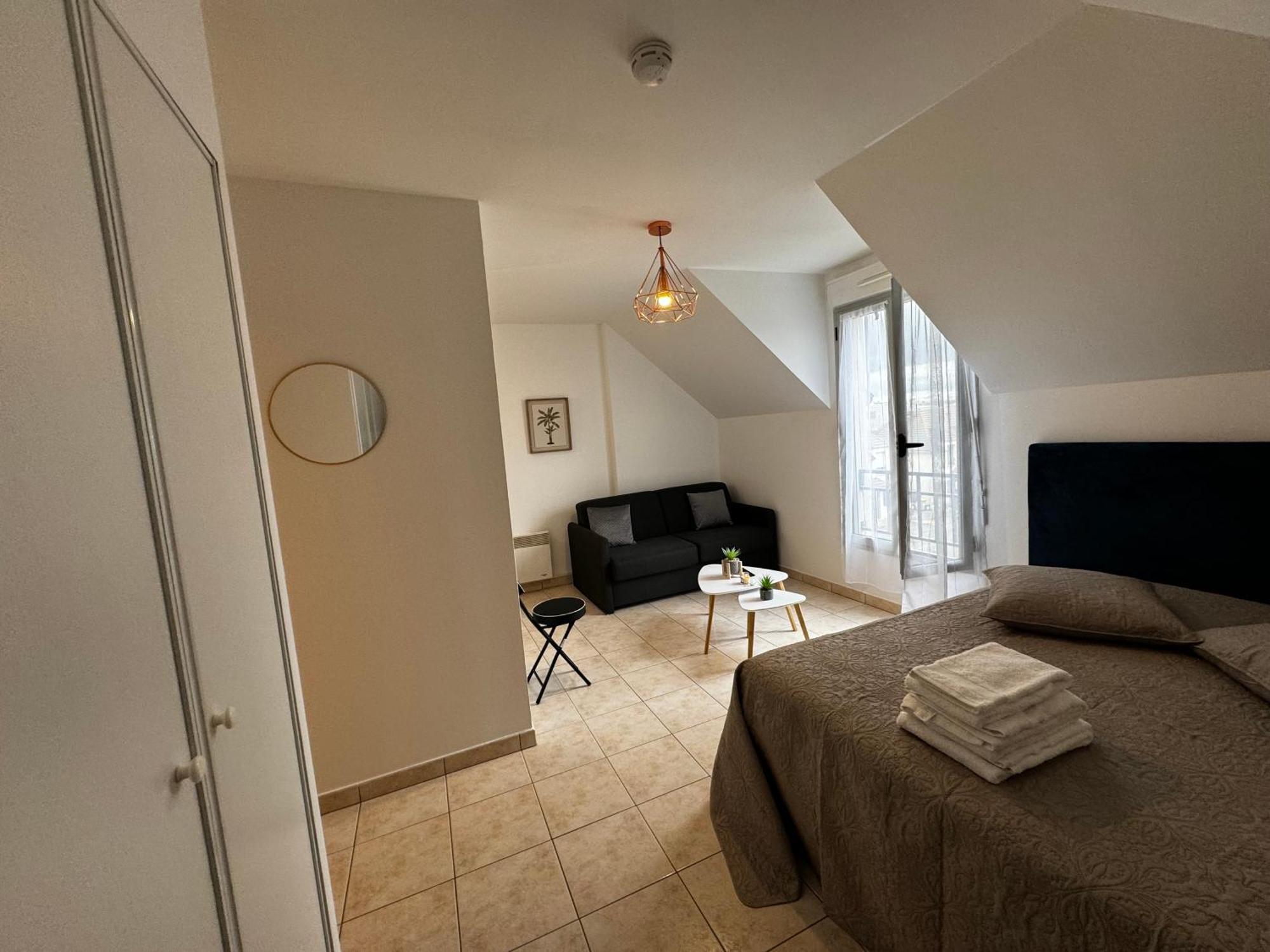 Ferienwohnung Le Studio Du 72 Bussy-Saint-Georges Exterior foto