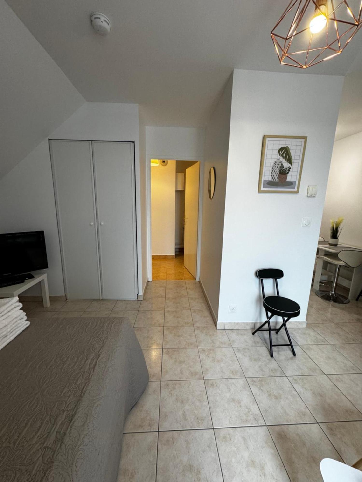 Ferienwohnung Le Studio Du 72 Bussy-Saint-Georges Exterior foto