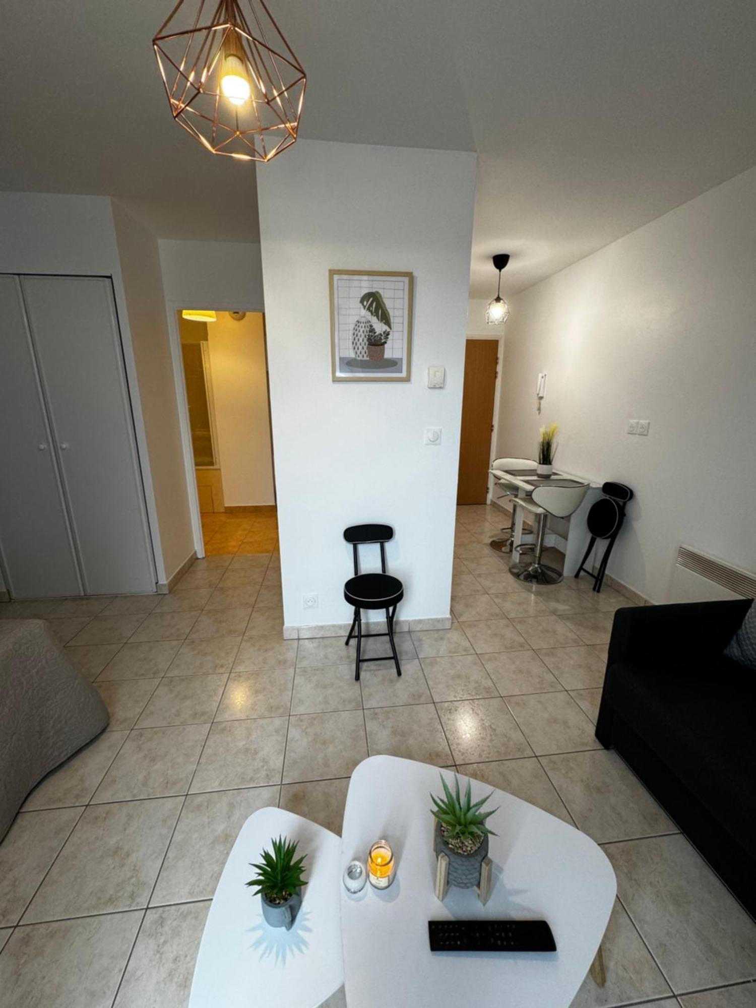 Ferienwohnung Le Studio Du 72 Bussy-Saint-Georges Exterior foto